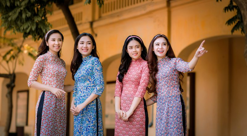 Chụp ảnh áo dài hội chị em: Gợi ý để có những bức ảnh đẹp và ý nghĩa