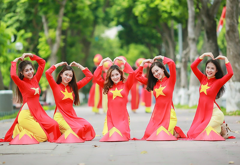 Bạn đã biết studio nào chụp ảnh áo dài 2/9 tại Hà Nội giá rẻ, uy tín chưa?