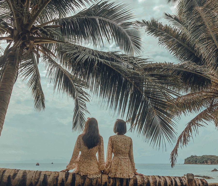 Sở hữu ảnh đẹp lung linh với cách tạo dáng chụp hình tại Lăng Cô