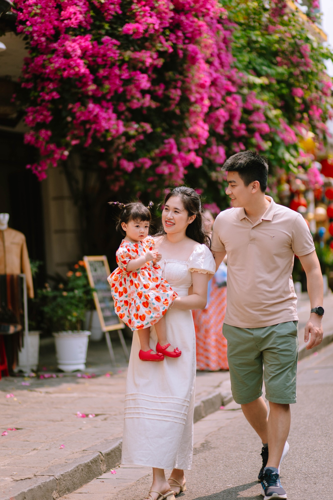 Lưu ý ngay những điều khi dùng dịch vụ ghép ảnh gia đình tại Hội An