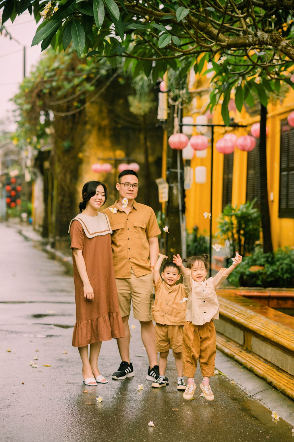 Lưu ý ngay những điều khi dùng dịch vụ ghép ảnh gia đình tại Hội An