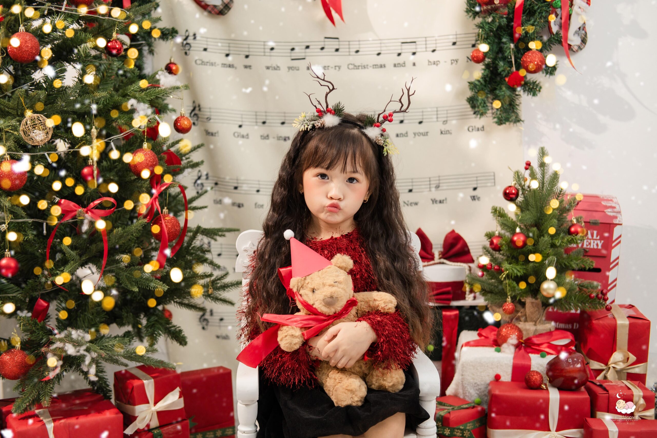 Review studio chụp ảnh Noel cho bé siêu hot hit tại Huế Review studio chụp ảnh Noel cho bé siêu hot hit tại Huế