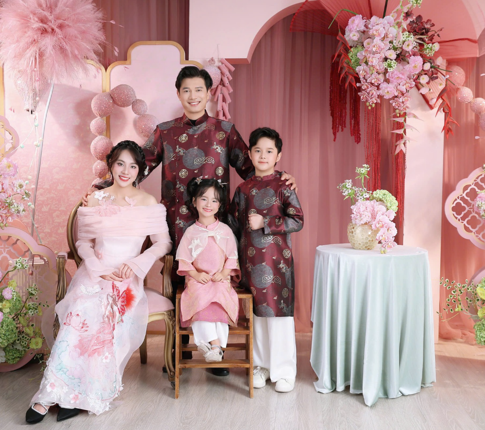 Giá chụp ảnh gia đình Tết 2026 tại Hà Nội mới nhất – Không phát sinh Giá chụp ảnh gia đình Tết 2026 tại Hà Nội mới nhất – Không phát sinh