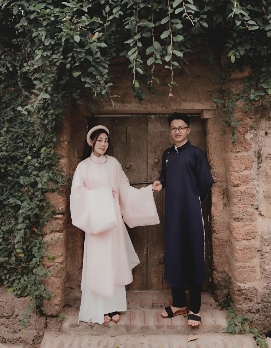 Bí quyết chụp ảnh couple áo dài đẹp như điện ảnh ở Hà Nội