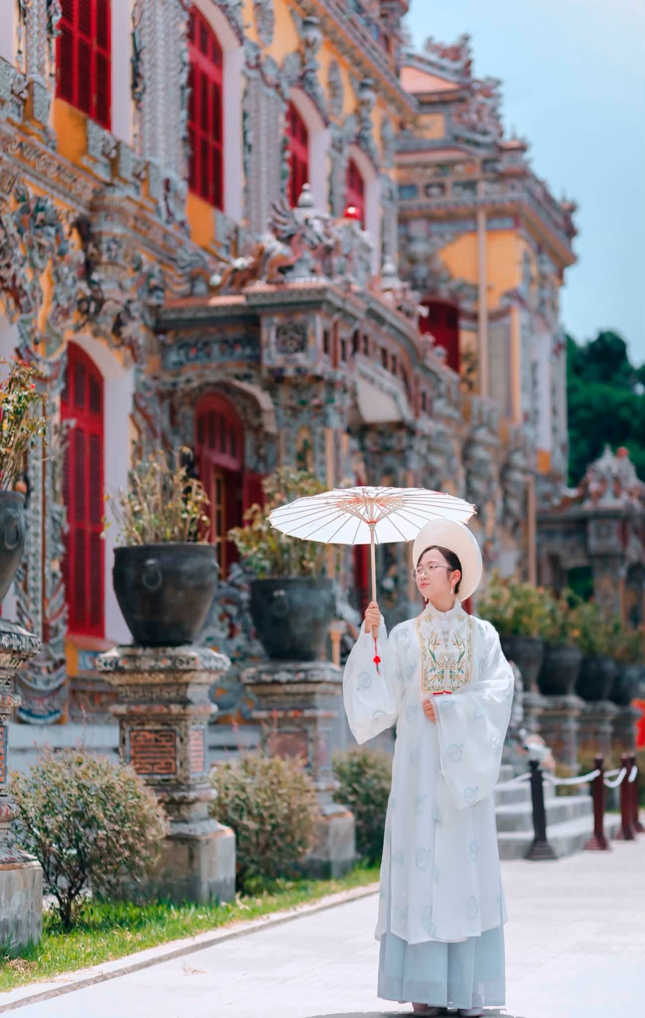 Top địa điểm chụp ảnh áo dài ở Huế đẹp nhất 2026 không thể bỏ lỡ Top địa điểm chụp ảnh áo dài ở Huế đẹp nhất 2026 không thể bỏ lỡ