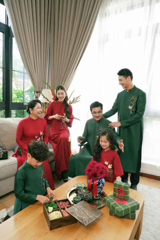 Giá chụp ảnh gia đình Tết 2026 tại Hà Nội mới nhất – Không phát sinh